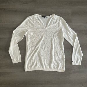 Tommy Hilfiger Women's Long-Sleeve V-Neck Gold Beads Patter T-Shirt Size M